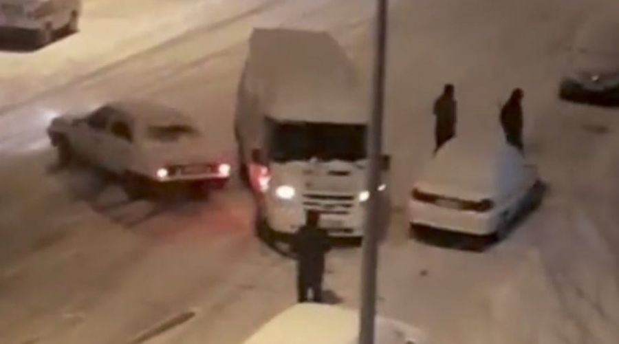 Yollar çarpışan araba pistine döndü