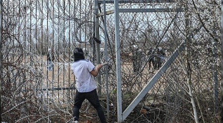 Yunanistan Türkiye sınırına yeni çit örüyor