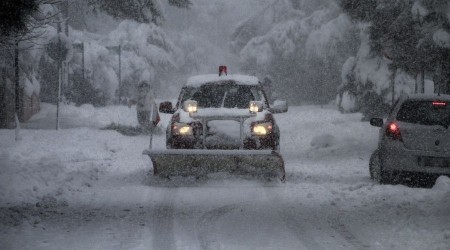 Yunanistan'da kar fırtınası: 3 ölü