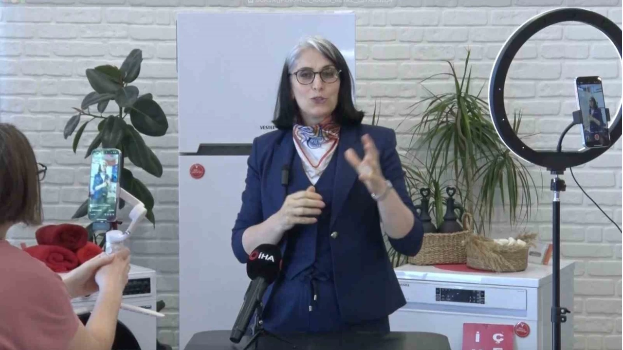 Yüzlerce müşterisinin kimlik bilgileriyle kredi çekmiş