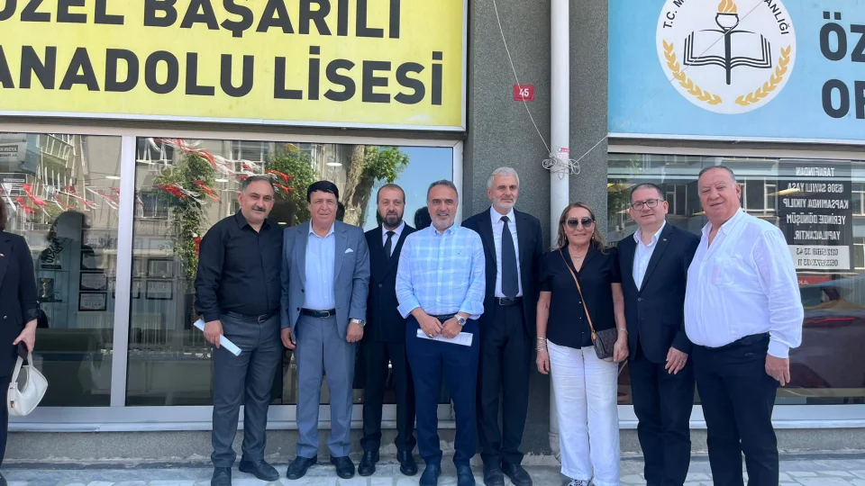 Zeytinburnu�nda e�itime b�y�k destek: BTP�li Fahri Erdem �nc�l���nde dev i� birli�i protokol�