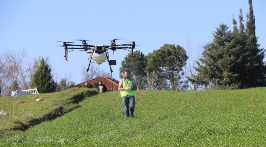 10 dakikada 10 d�n�m tarlay� ila�layabiliyor