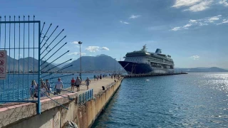 1739 yolcusu olan lks kruvaziyer Alanya'ya demirledi