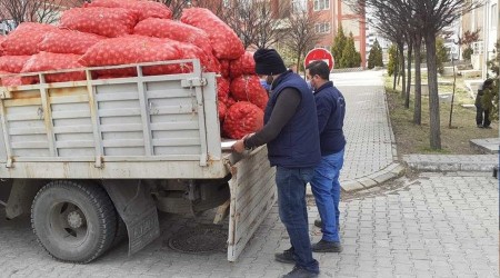 30 ton soğan ihtiyaç sahiplerine ulaştırıldı