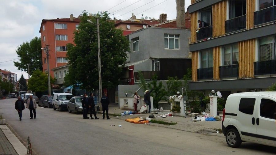 5 milyon liral�k evden 50 ton ��p ��kt�
