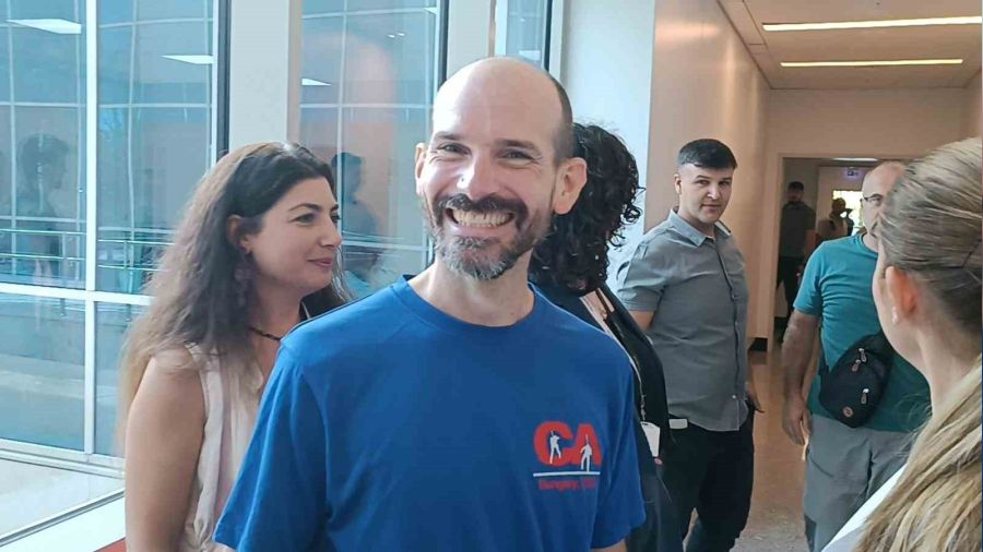 ABD'li bilim adam� Dickey taburcu edildi