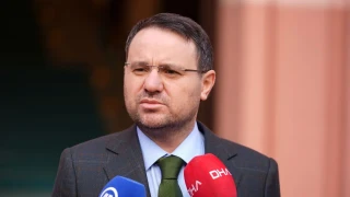 Adalet Bakan� Ak�n G�rlek, �zg�r �zel'i yalanlad�