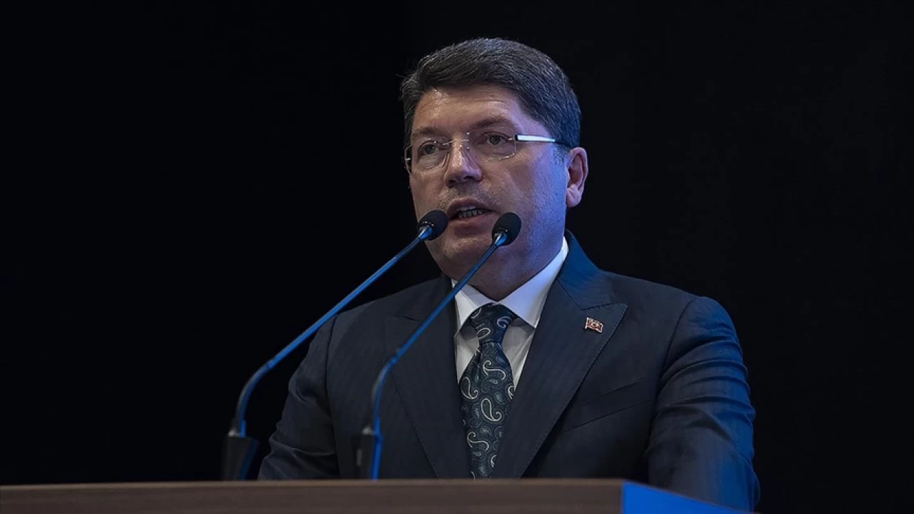 Adalet Bakan� Y�lmaz Tun�'tan Yenido�an �etesi a��klamas�