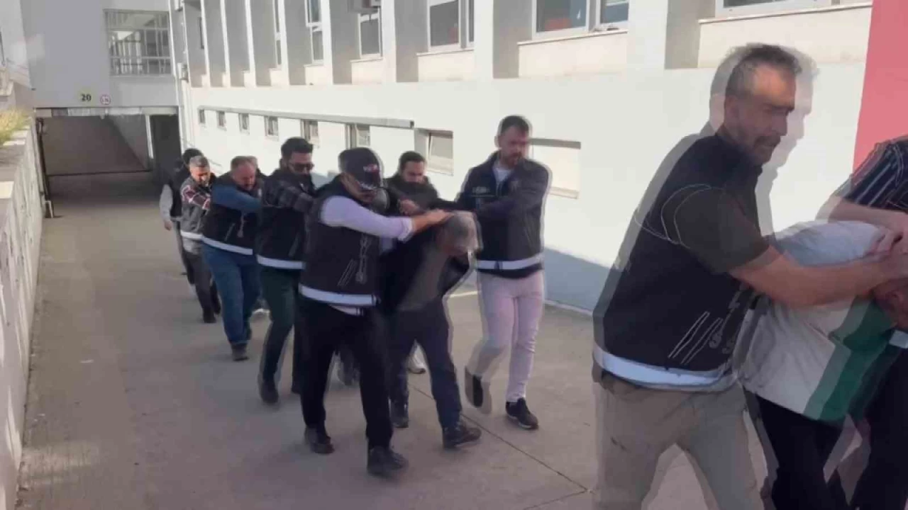Adana'da silah ve mühimmat ticareti şebekesi çökertildi: 11 tutuklama
