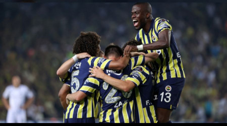 Adana'ya 4 atan Fenerbahçe liderliğe yükseldi