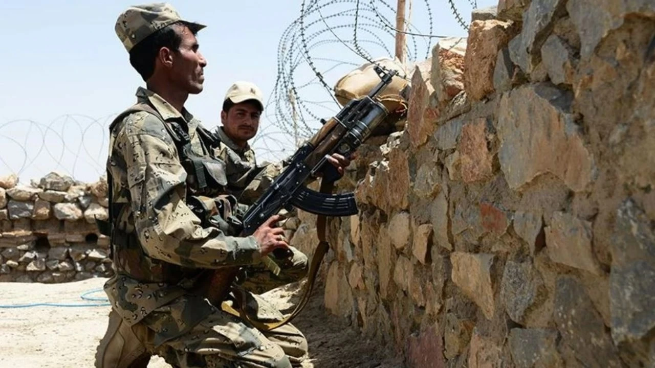 Afganistan-Pakistan arasında çatışmalar devam ediyor