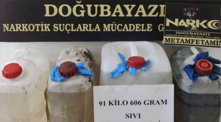 Ağrı'da bir tırdan 91 kilo metamfetamin ele geçirildi