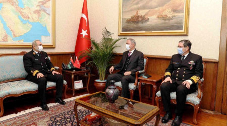 Akar, Libya Deniz Kuvvetleri Komutanı'nı ağırladı