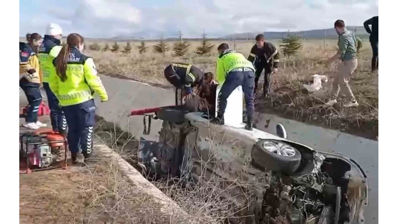 Aksaray'da otomobil sulama kanalına düştü: 4 yaralı