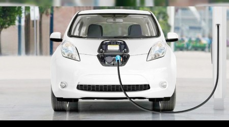 Almanya elektrikli otoya asılıyor