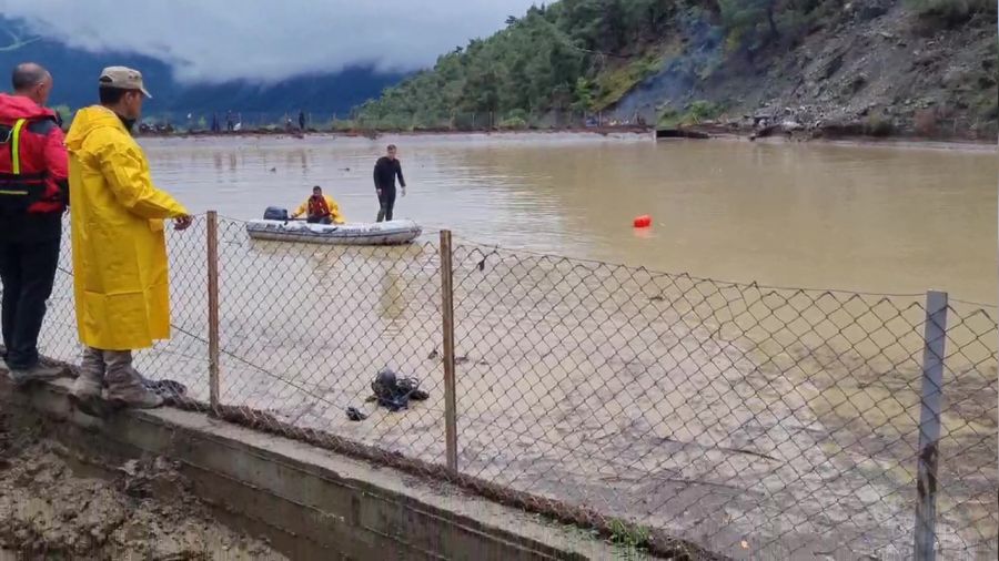 Amasya'da ekipler selde kaybolan Zilal Şahin'i arıyor