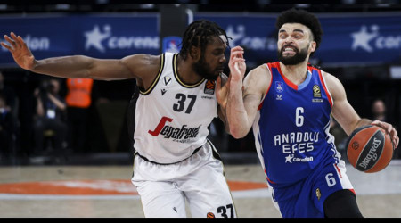Anadolu Efes play-off umudunu koruyor