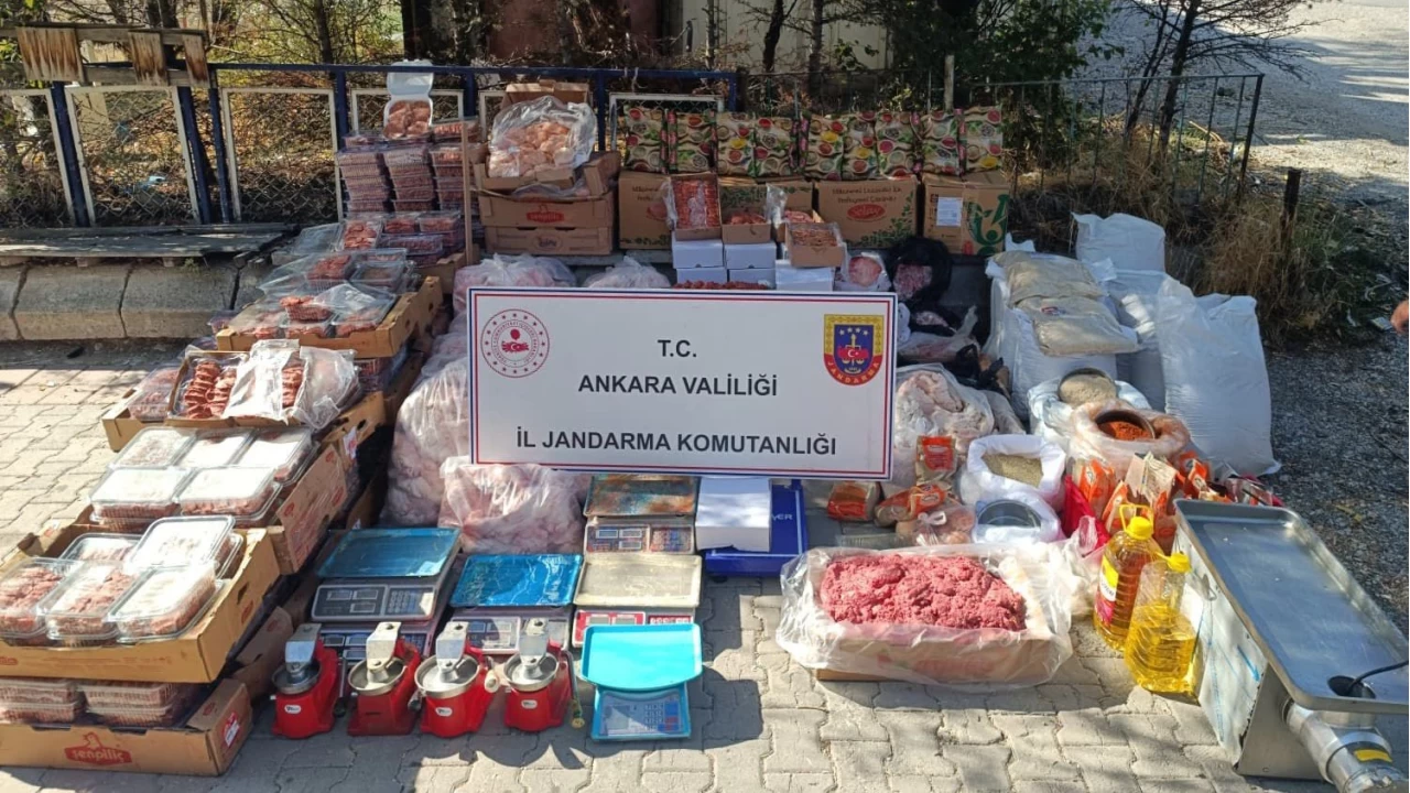Ankara'da bin 200 kilogram bozuk et ve tavuk ele geçirildi