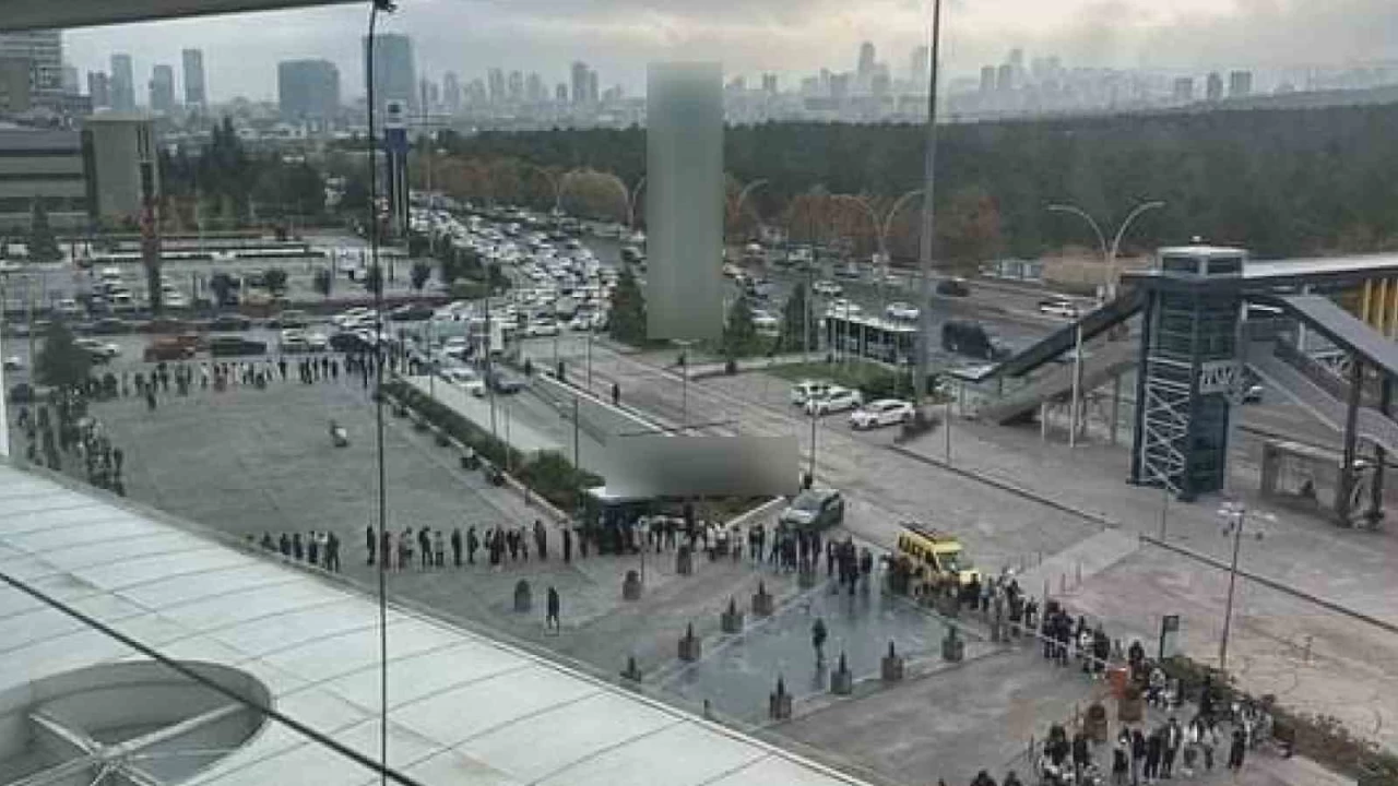 Ankara'da indirim kuyruğu