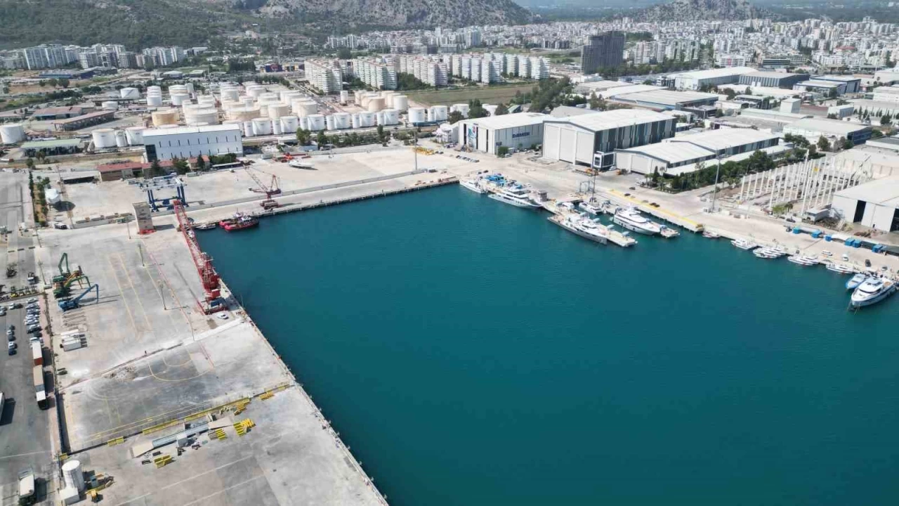 Antalya Serbest Bölge'den ilk üç çeyrekte 838,6 milyon dolarlık ticaret hacmi