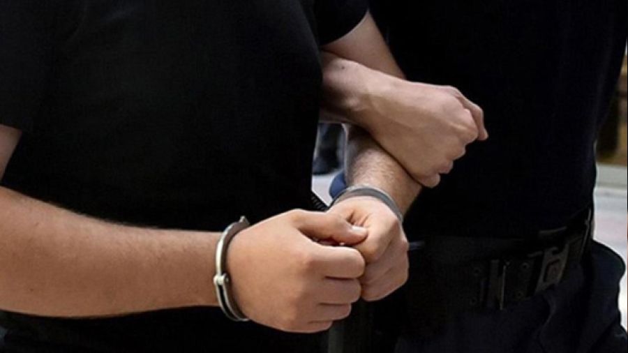 Antalya'da 3 kii 'silah ticareti'nden tutukland