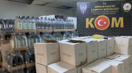 Antalya'da bir otelde sahte alkol ele geçirildi