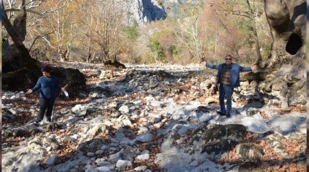 Antalya'da kuraklık nedeniyle Üzümdere Irmağı kurudu