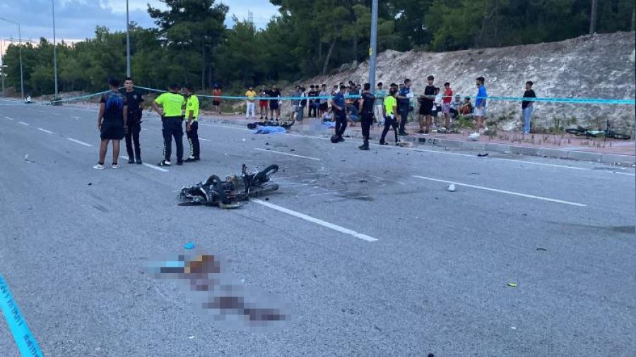 Antalya'da motosiklet facias: 2 gen kz hayatn kaybetti