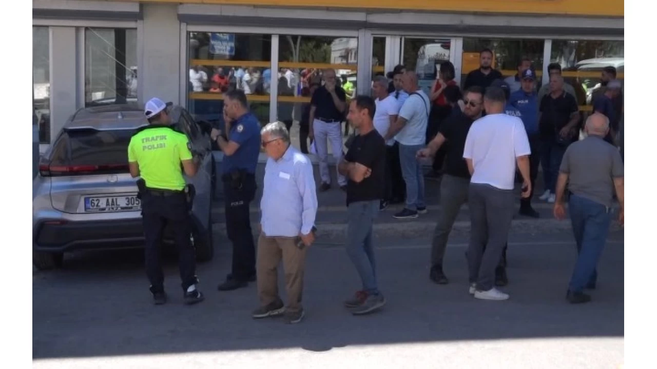 Araç, bankanın güvenlik görevlisine çaptı
