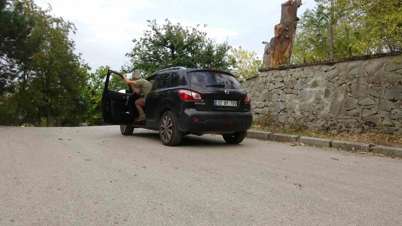 Araçlar kendi kendine yokuş yukarı çıkıyor!