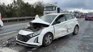 Arnavutky yolunda zincirleme kaza: 3 ara birbirine kitlendi