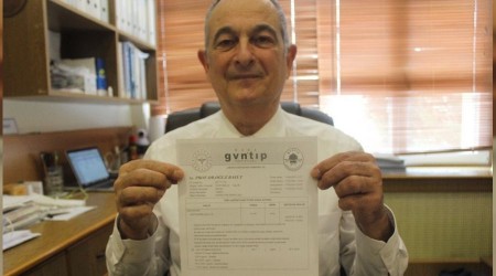 Aşı olan anabilim başkanı antikor sonuçlarını paylaştı