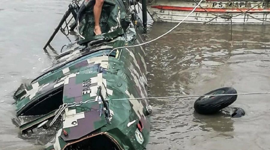 Askeri helikopter nehre düştü: 5 ölü