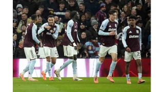 Aston Villa, Manchester United'� da devirdi