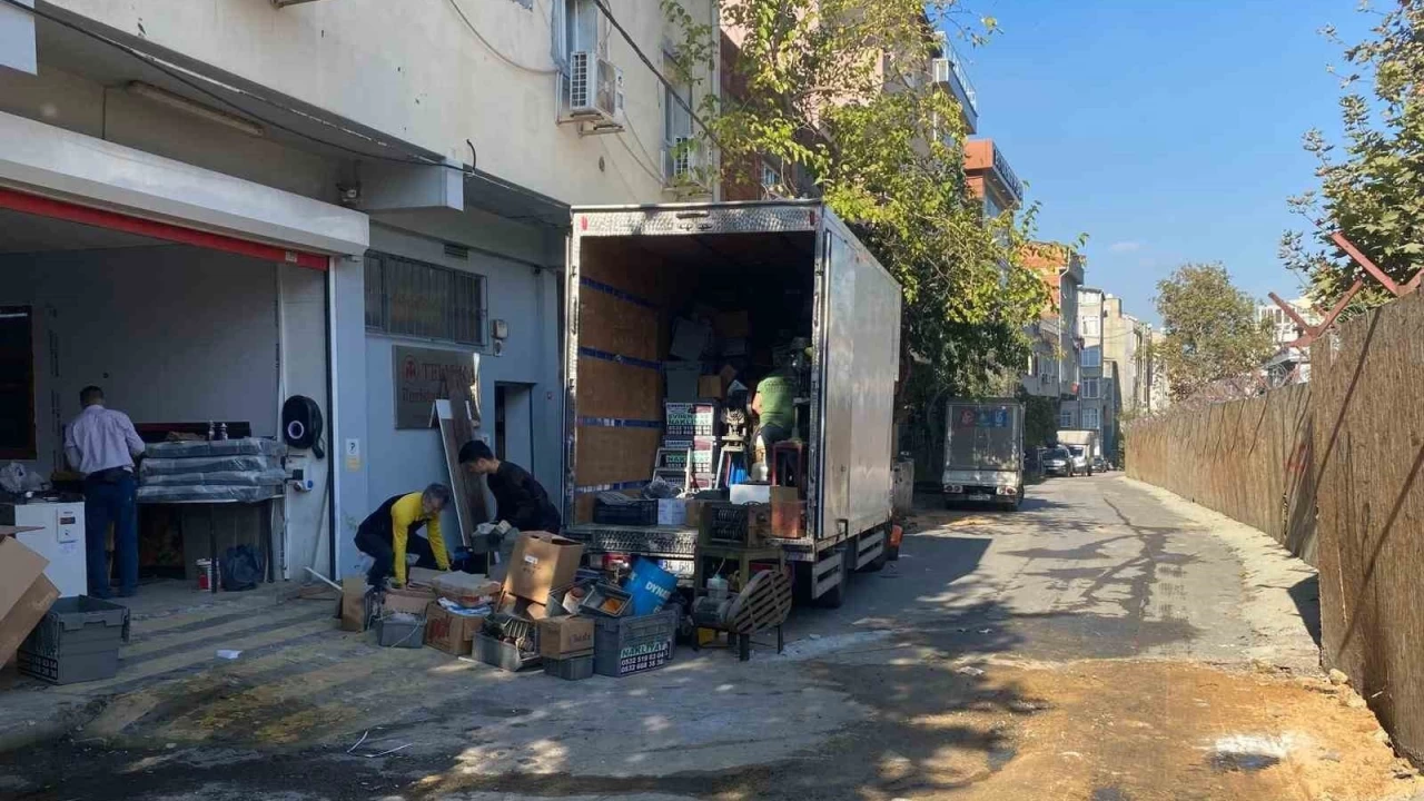 Ataşehir'de bina kolonlarında patlama paniği