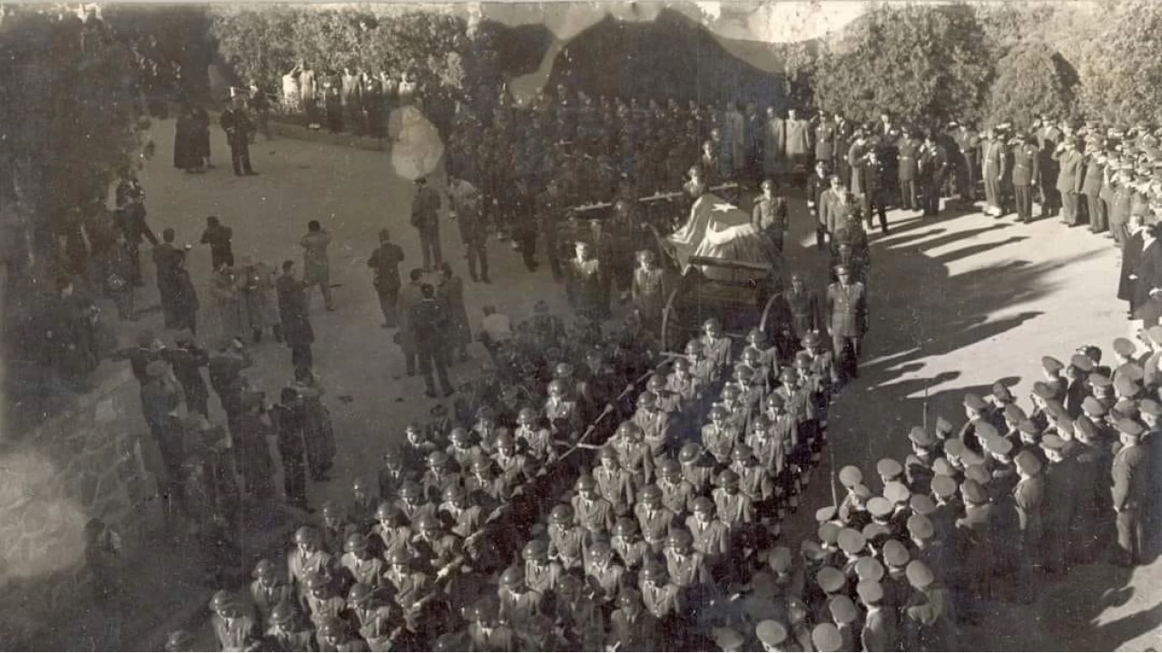 Atatürk'ün naaşı İstanbul'dan Ankara'ya yola çıkarıldı