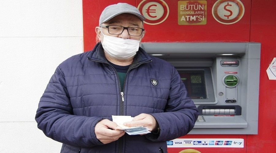 ATM'de para unutanlar var