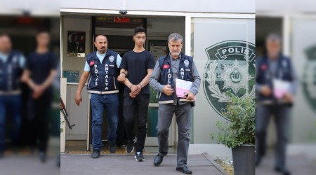 Babalar gününde babasını bıçakladı
