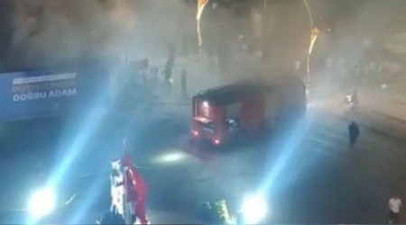 Bakan Nebati'nin katıldığı Cengiz Kurtoğlu konserinde yangın çıktı