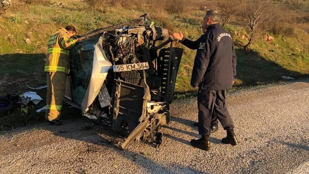 Balıkesir'de trafik kazası: 1 ölü 8 yaralı
