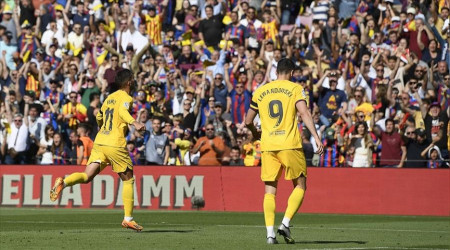Barcelona şampiyonluğa bir adım daha yaklaştı