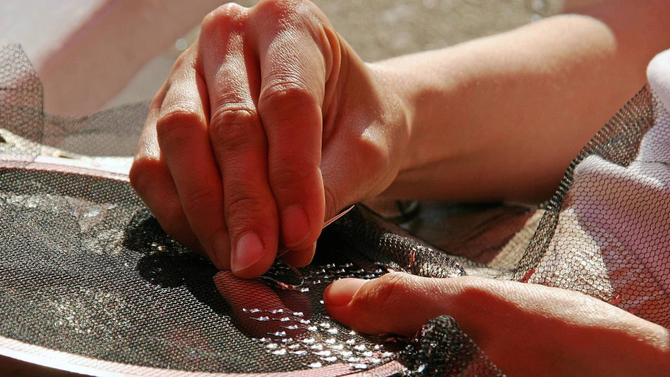 Bart�n��n y�resel sanatlar�: Tel K�rma ve el i�lemecili�inin izinde