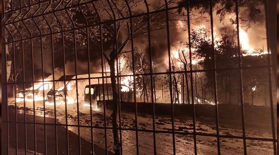 Başakşehir'de kimyasal ham madde fabrikasında yangın