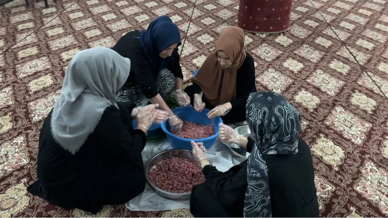 Bayram namazı öncesi ikramlık 'doğaba çorbası' hazırlandı