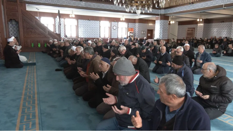 Be�ikd�z��nde Prof. Dr. Haydar Ba� ve �ehitlerimiz i�in mevlit program�