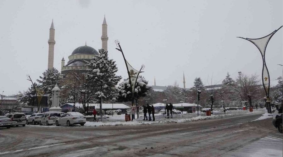 Bingöl'de 230 köy yolu ulaşıma kapandı