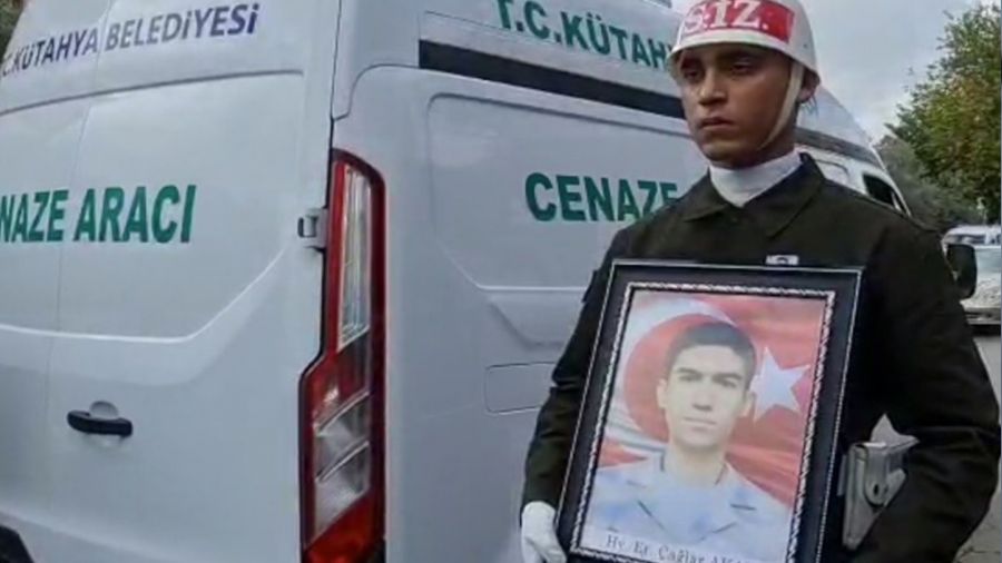 Bir haftalık asker kalbine yenik düştü