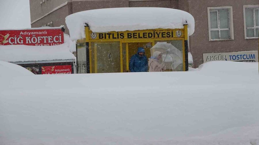 Bitlis kara gömüldü