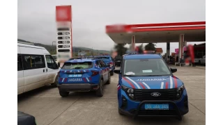 Boşanma aşamasındaki eşini vurup intihar etti