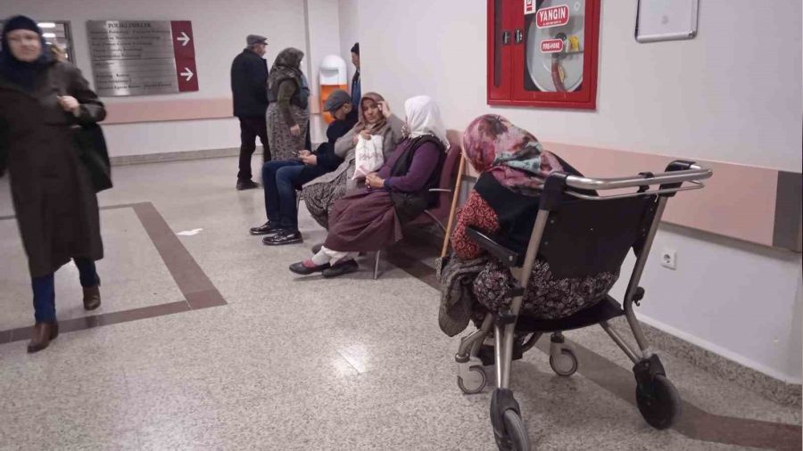 Bu kentin n�fusunun neredeyse tamam� Acil Servis'e ba�vurdu